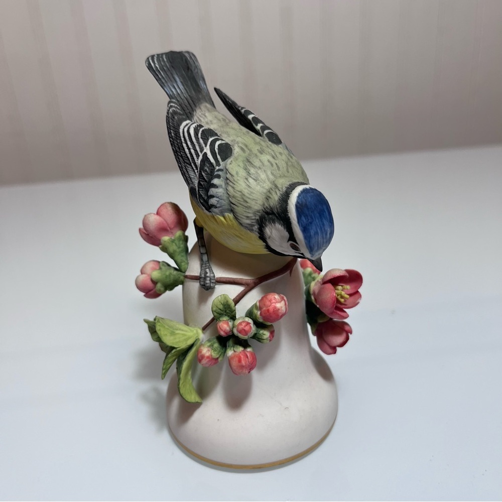 Blue Tit Porcelain Bell by Peter Barrett 1981 Franklin Porcelain Bird Figurine - Picture 7 of 11